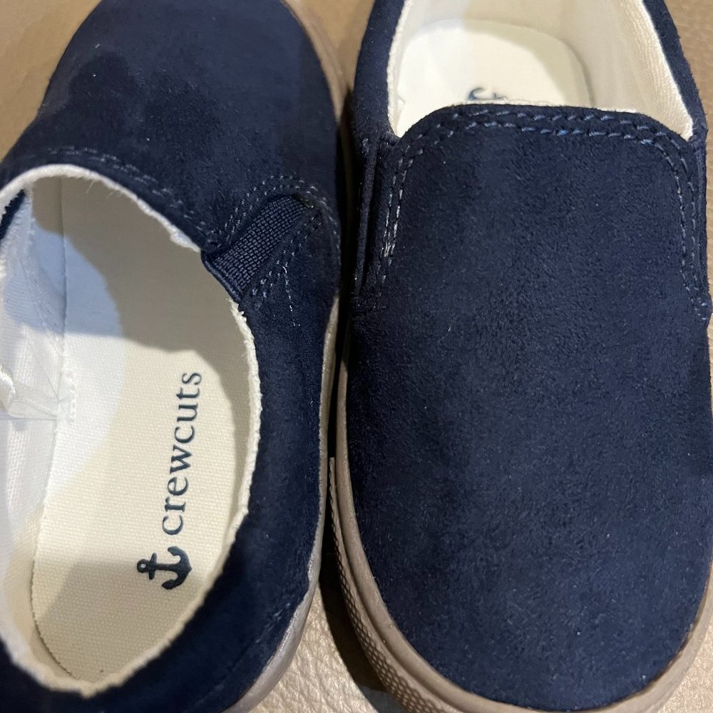Navy slip-on canvas shoes